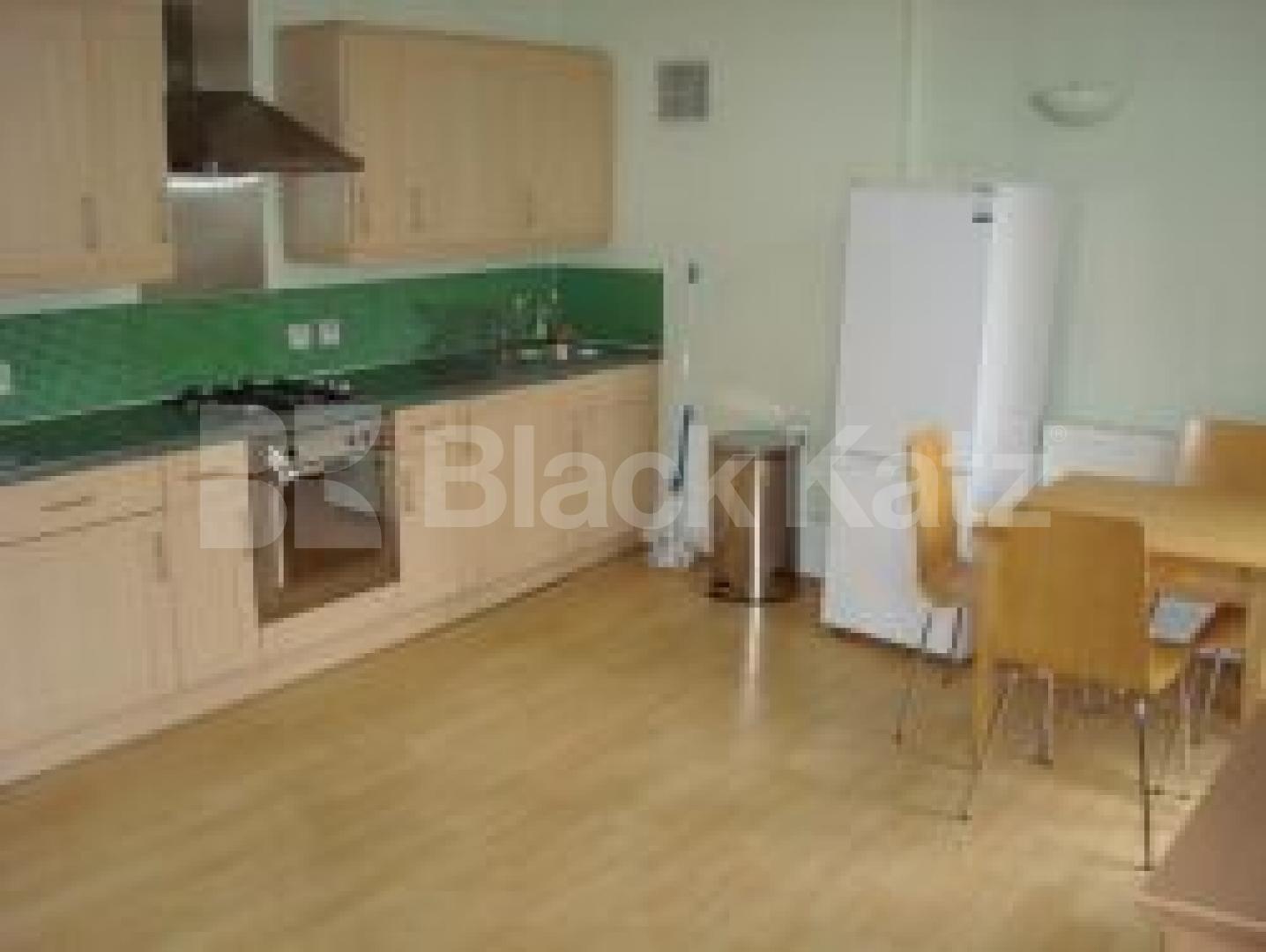 			VIEWINGS ESSENTIAL, 1 Bedroom, 1 bath, 1 reception Flat			 Sussex Gardens, Paddington